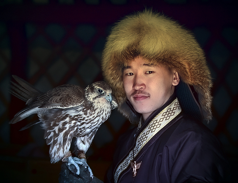 khuraldai naadam falconry festival 